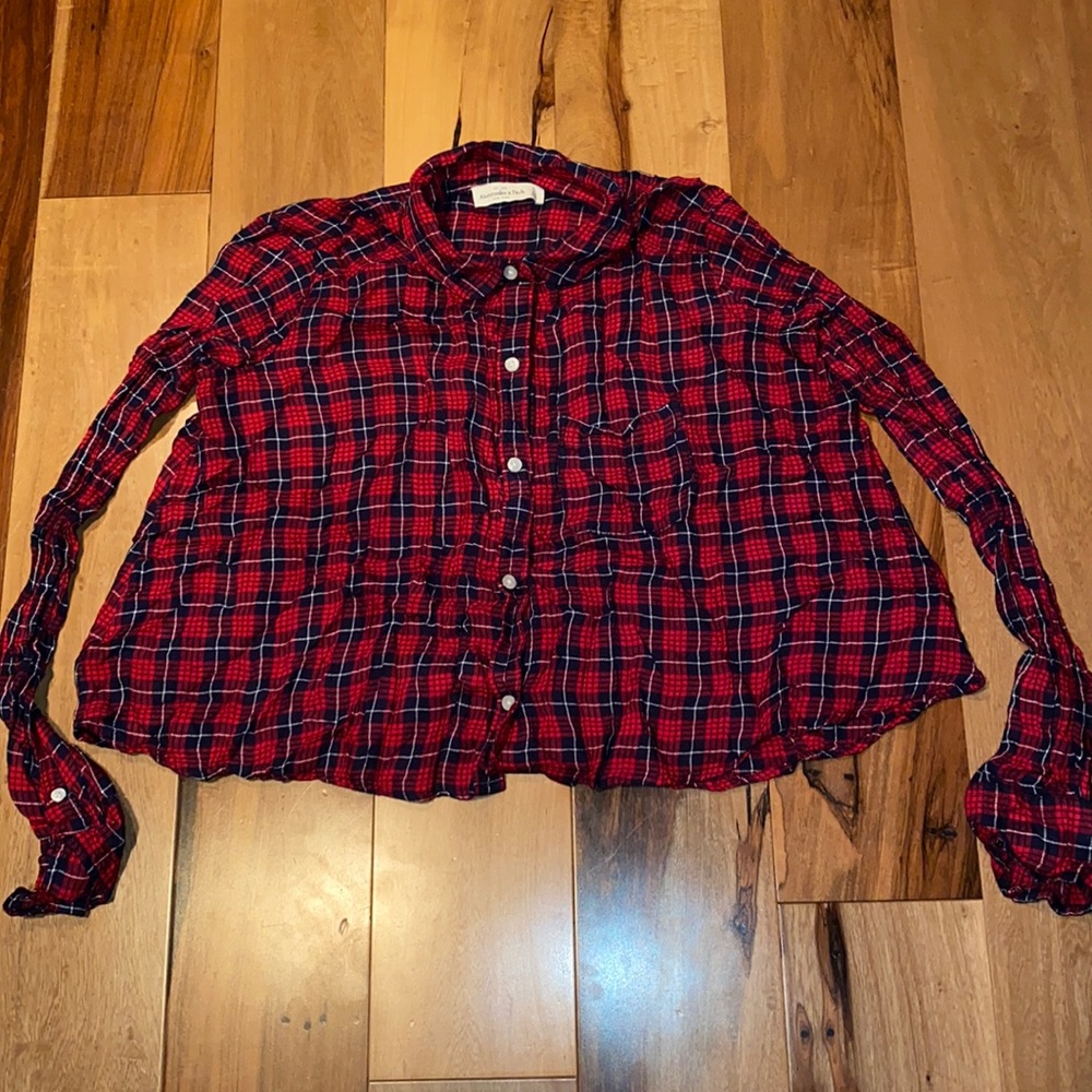 NWOT ~ ABERCROMBIE & FITCH BUTTON UP CROP LONGSLEEVE SHIRT ~ SMALL